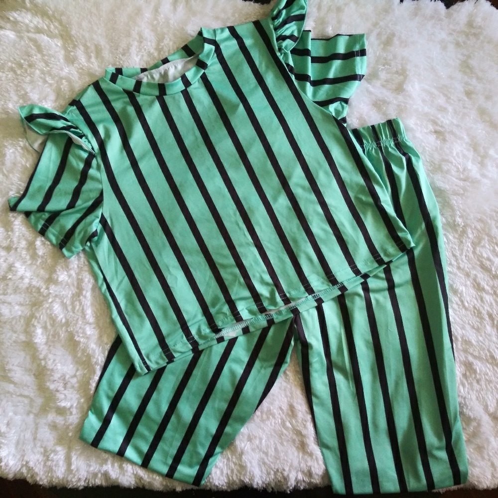 2pc Crop Top Size Medium Brand New
